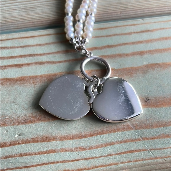 Elegant Silver Heart Charm Pearl Bracelet - Picture 2 of 5